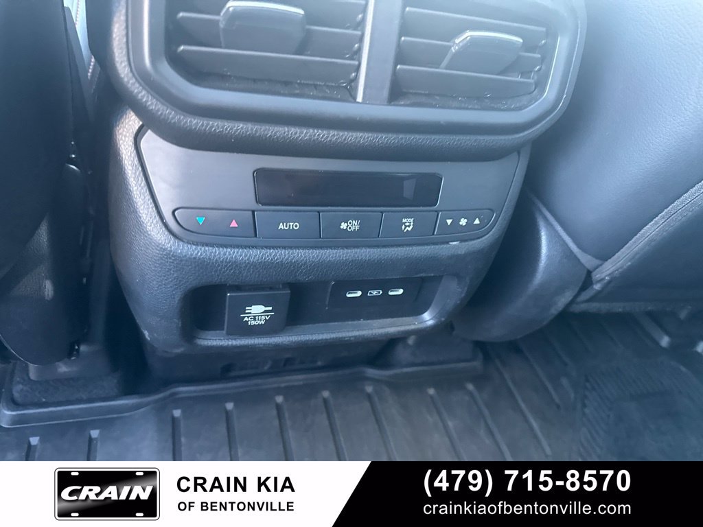 Used 2025 Honda Pilot TrailSport image 33