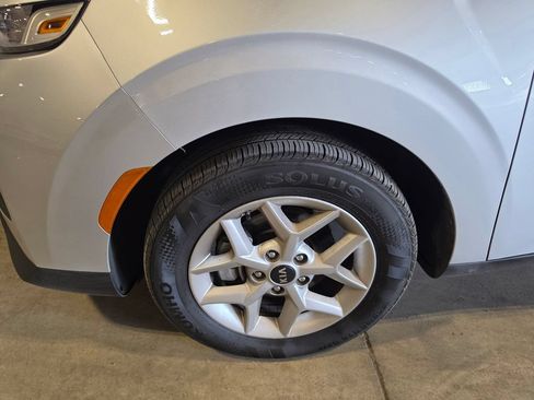 Used 2020 Kia Soul S FWD image 3