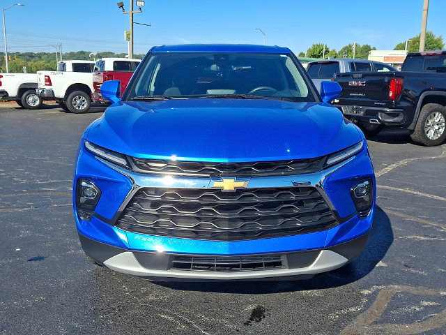 Used 2024 Chevrolet Blazer LT FWD image 2