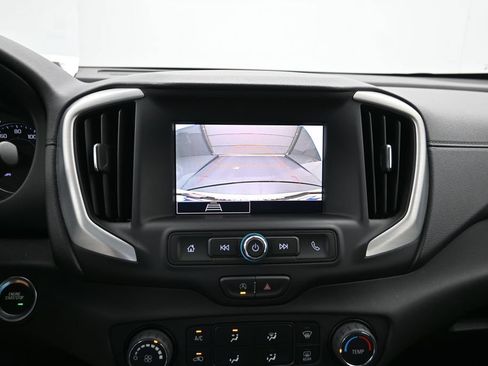Used 2024 GMC Terrain SLE AWD/4WD image 16
