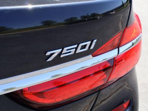 Used 2019 BMW 750i xDrive w/ Executive Package AWD/4WD image 15