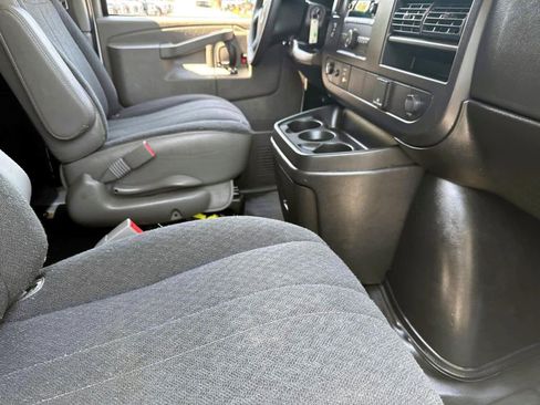 Used 2024 GMC Savana 2500 w/ Driver Convenience Package image 8