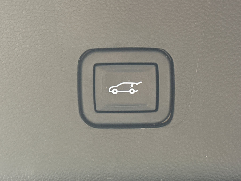 Used 2020 Chevrolet Traverse Premier w/ LPO, 'HIT The Road' Package FWD image 19