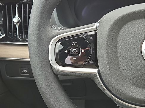 New 2026 Volvo XC90 B5 Plus image 19