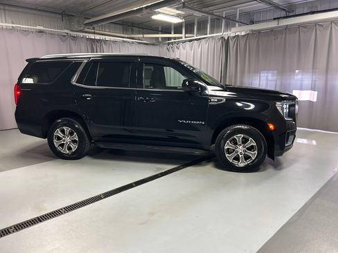 Used 2022 GMC Yukon SLE AWD/4WD image 8