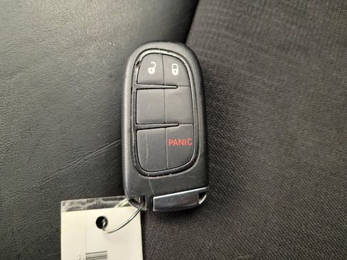 Used 2018 Jeep Cherokee Latitude Plus image 32