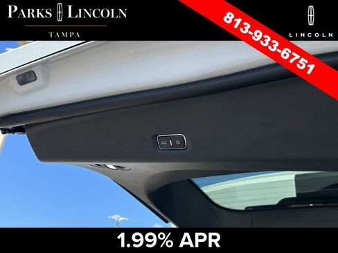 Certified 2025 Lincoln Navigator Reserve AWD/4WD image 12