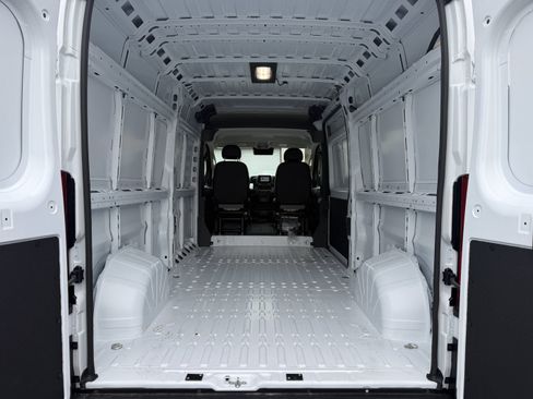 New 2026 RAM ProMaster 2500 w/ Convenience Group FWD image 7