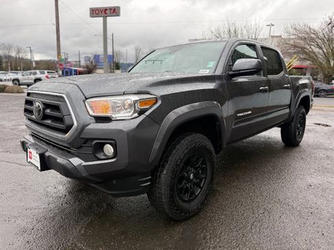 Certified 2021 Toyota Tacoma SR5 image 4