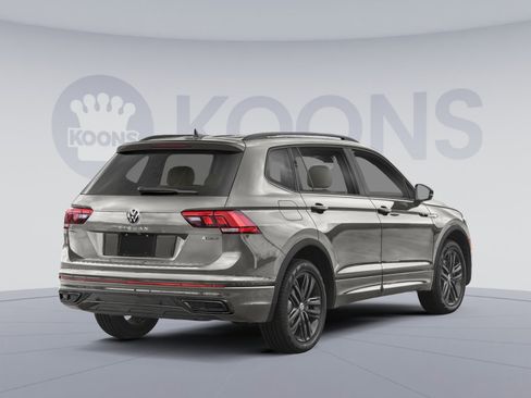 Used 2022 Volkswagen Tiguan SE R-Line image 2