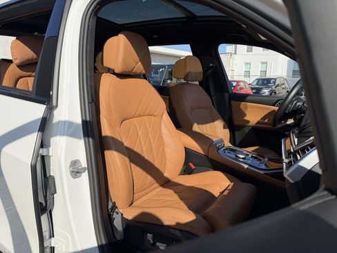 Used 2026 BMW X7 xDrive40i AWD/4WD image 12