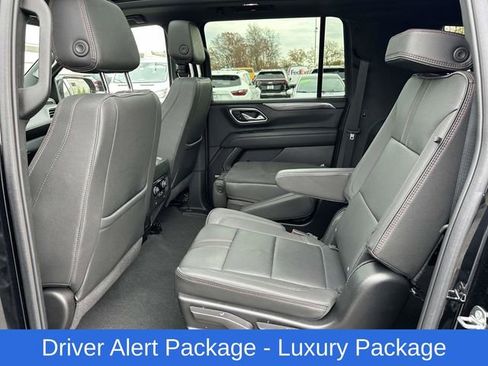 Used 2024 Chevrolet Suburban RST w/ Luxury Package image 14