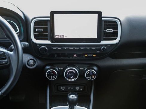 Certified 2023 Hyundai Venue Limited image 13