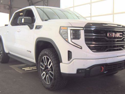 Used 2023 GMC Sierra 1500 AT4 w/ AT4 Premium Package AWD/4WD image 4