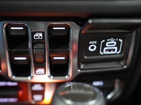 New 2025 Jeep Gladiator Rubicon w/ Safety Group image 26