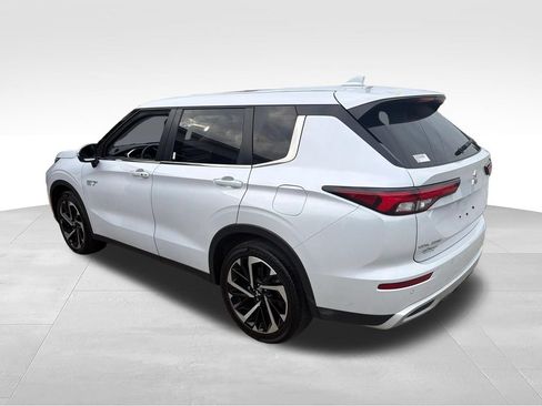 Used 2025 Mitsubishi Outlander SE AWD/4WD image 3