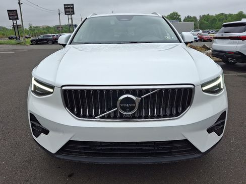 New 2025 Volvo XC40 B5 Plus w/ Protection Package Premier image 2