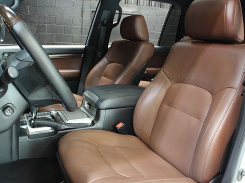 Used 2019 Toyota Land Cruiser w/ Four Season Floor Mat Package image 35