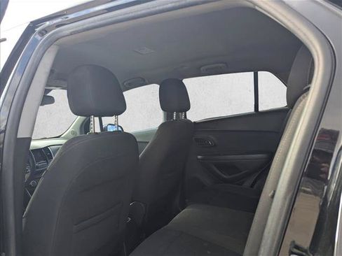 Used 2022 Chevrolet Trax LS w/ Tint and Cruise Package AWD/4WD image 13
