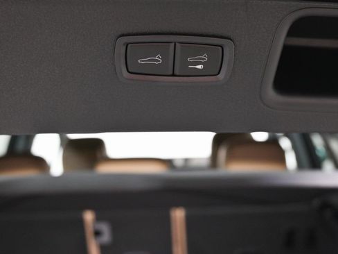 Certified 2026 Porsche Macan image 27