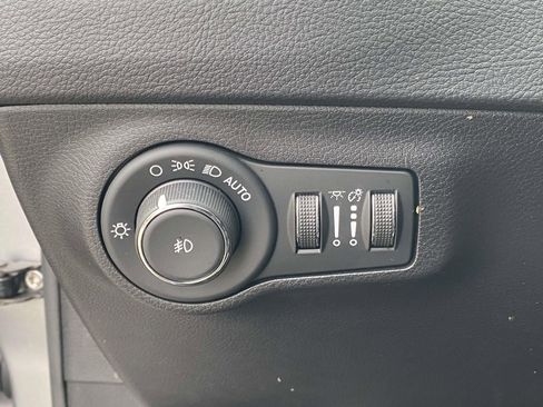 Used 2020 Jeep Compass Latitude image 18