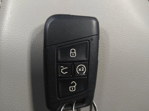 Used 2020 Volkswagen Jetta SE w/ SE Cold Weather Package FWD image 32