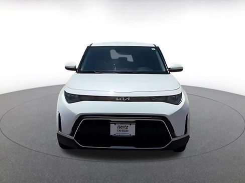 Used 2025 Kia Soul LX w/ LX Technology Package FWD image 4