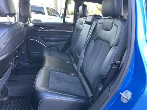 Used 2022 Jeep Grand Cherokee Trailhawk w/ Luxury Tech Group III image 38