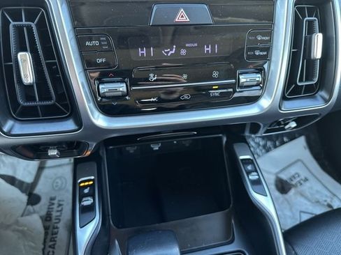 Used 2023 Kia Sorento S AWD/4WD image 18
