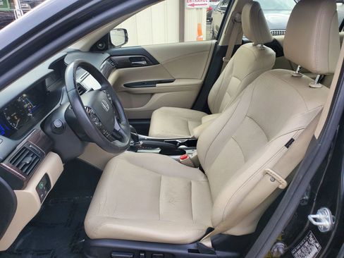 Used 2017 Honda Accord Touring image 26