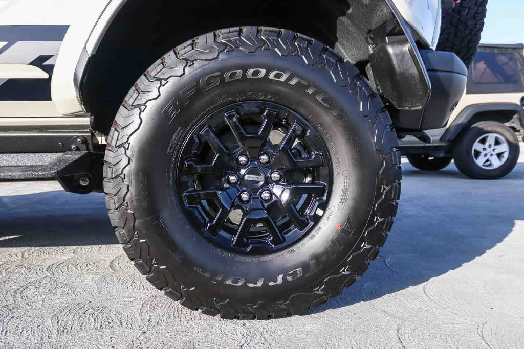 New 2026 Ford Bronco Raptor w/ Interior Carbon Fiber Pack AWD/4WD image 10
