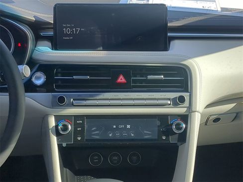 New 2025 Genesis G70 2.5T image 17