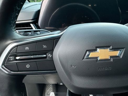 Used 2025 Chevrolet Suburban Premier RWD image 17