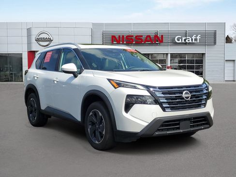 Certified 2025 Nissan Rogue SV w/ SV Premium Package FWD image 2