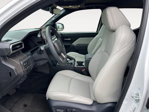 Used 2024 Toyota Tacoma 4x4 Double Cab image 11