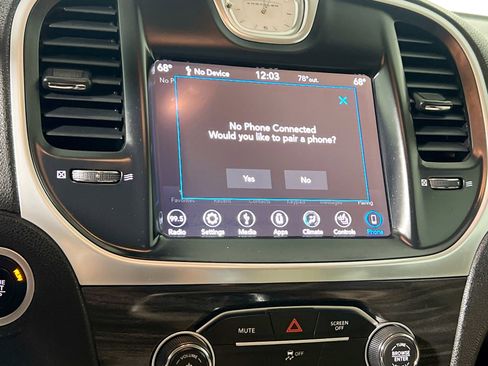 Used 2019 Chrysler 300 Touring L w/ Quick Order Package 22F image 28