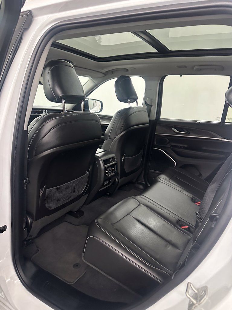 Used 2023 Jeep Grand Cherokee 30th Anniversary AWD/4WD image 28