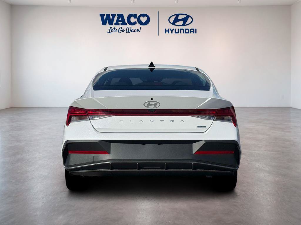 Used 2026 Hyundai Elantra Hybrid FWD image 6