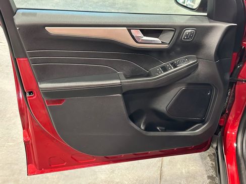 Used 2022 Ford Escape SEL w/ Technology Package image 12