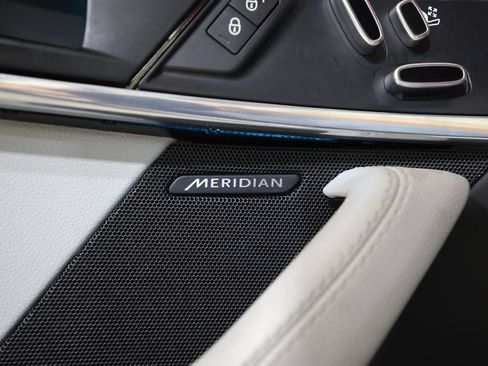 Used 2020 Jaguar F-TYPE Coupe RWD image 17