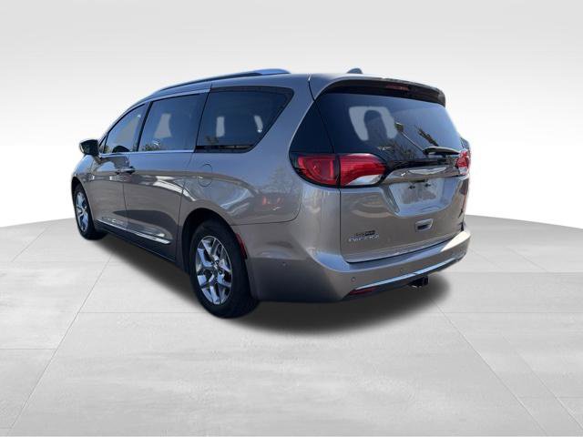 Used 2017 Chrysler Pacifica Limited w/ Advanced Safetytec Group FWD image 5