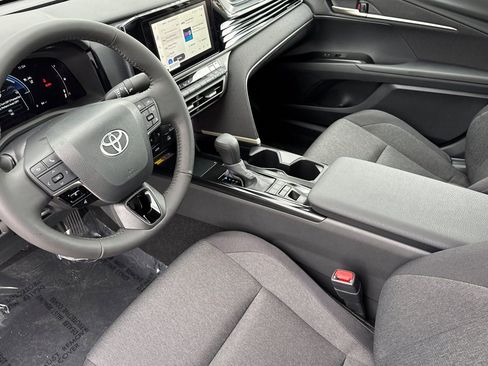 New 2025 Toyota Camry LE w/ Convenience Package FWD image 10