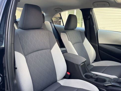 Used 2025 Toyota Corolla LE image 16