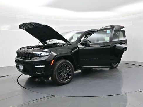 New 2025 Jeep Grand Cherokee L Summit image 30