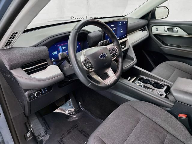 Used 2025 Ford Explorer Active AWD/4WD image 9