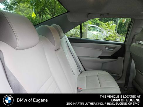 Used 2017 Toyota Camry XLE FWD image 12