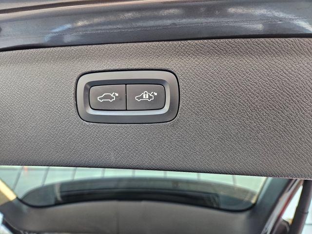 Certified 2024 Volvo XC90 T8 Plus w/ Protection Package Premier AWD/4WD image 13