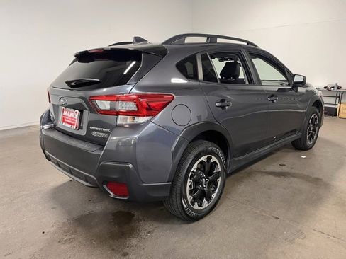 Used 2022 Subaru Crosstrek 2.0i Premium image 3