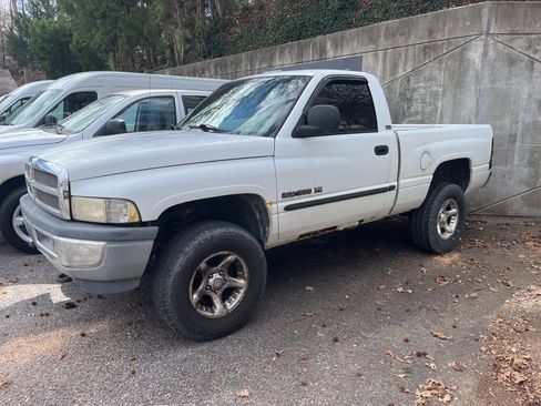 Used 2001 Dodge Ram 1500 Truck ST image 8