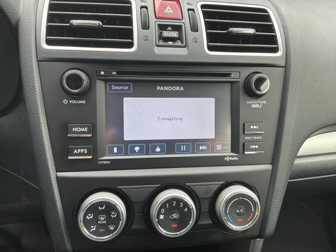 Used 2018 Subaru Forester 2.5i AWD/4WD image 24
